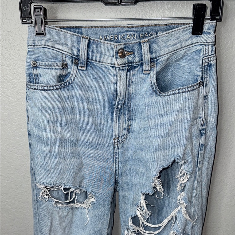 American Eagle Baggy Distressed Light Blue Jeans - Picture 4 of 10